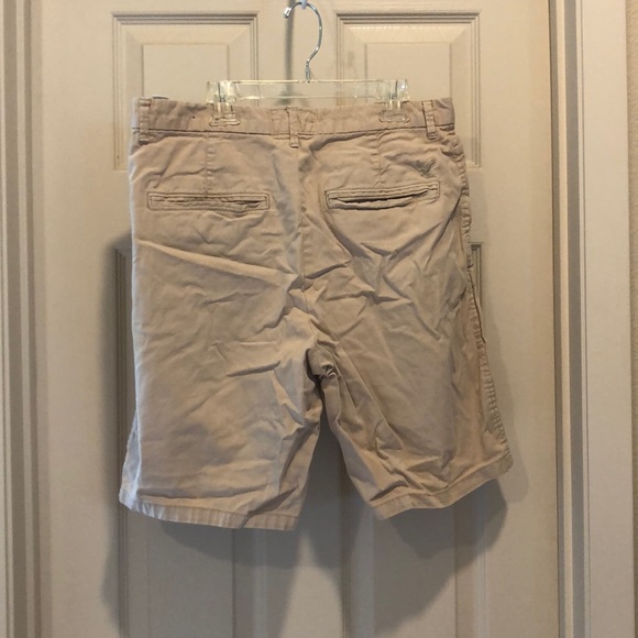 American Eagle Khaki Shorts - Picture 2 of 5